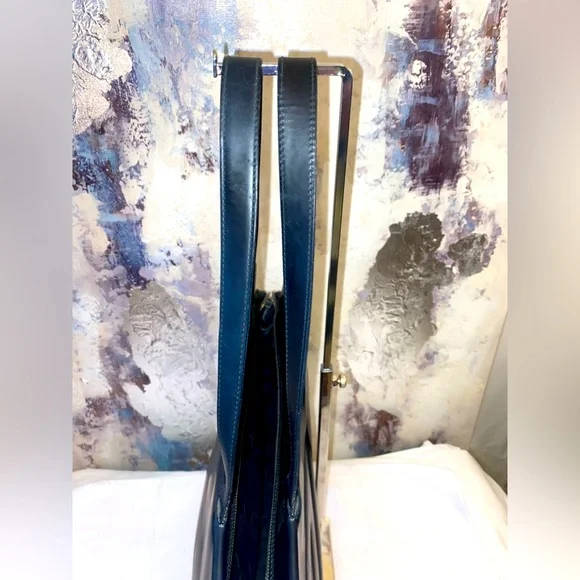 Authentic Salvatore Ferragamo Black Shoulder Bag - Picture 9 of 16